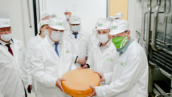 «ЭкоНива» начала продажи сыра под именным брендом владельца холдинга