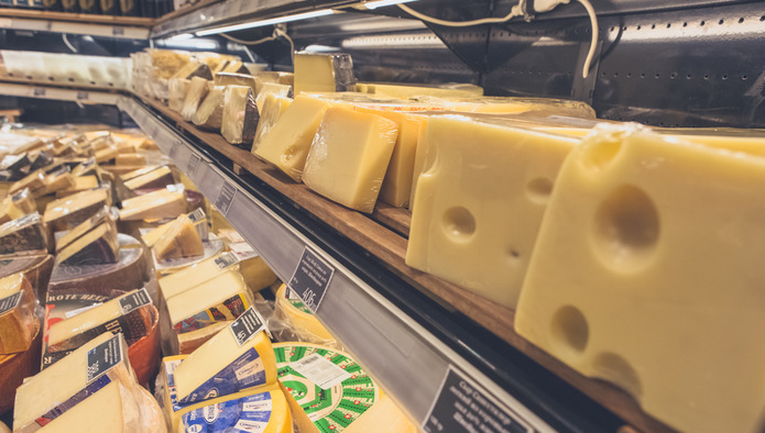 Обязательное выбытие маркированных сыров сроком годности до 40 суток включительно через ККТ переносится на 31 марта