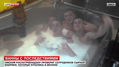 Видео с купанием в молоке разорило еще одну компанию