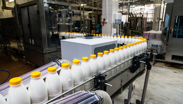 Производство цельномолочной продукции упало на 3%