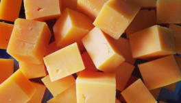 Импорт сырных продуктов упал на 35,5%