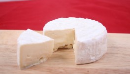 Импорт сыров и творога вырос на 9,7%