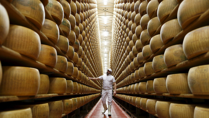 Запасы всех основных категорий молочной продукции, кроме сыров, снижаются