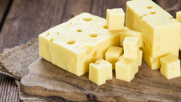 Импорт сырных продуктов снизился на 33%