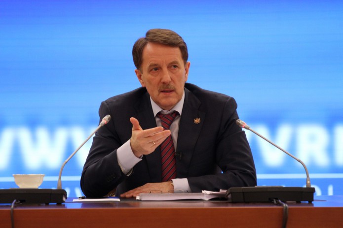 Гордеев поручил проработать меры по развитию производства заменителей грудного молока в РФ