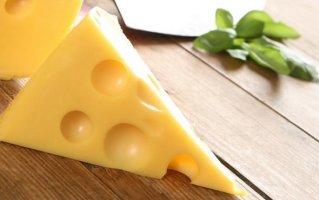 Американские ученые установили, что обычный сыр полезнее для сердца, чем соевый