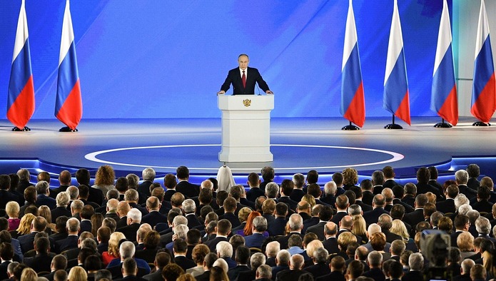 Путин поручил ускорить установление ответственности компаний за нанесение вреда экологии