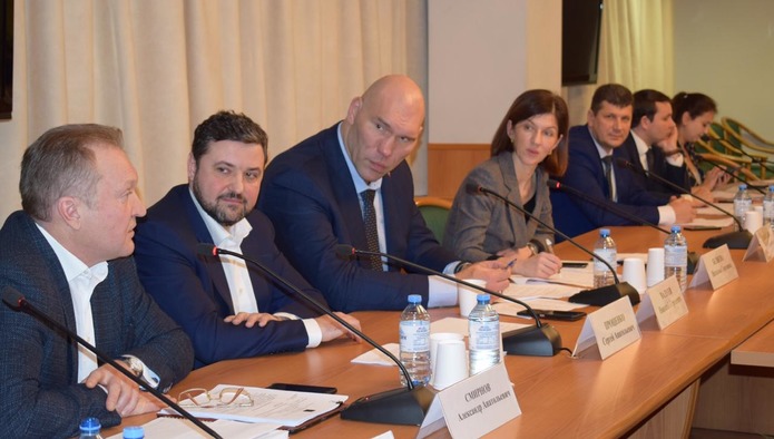 Производители и ритейл пожаловались Николаю Валуеву на высокий налог при передаче продукции на благотворительность