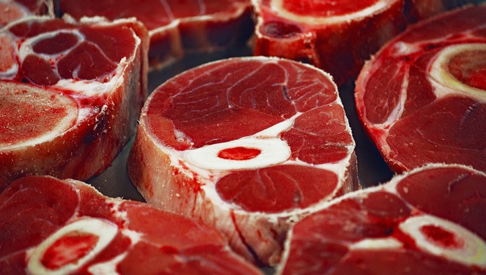 ФТС: РФ за 2 месяца сократила импорт мяса на 3,7%, до 60,5 тыс. т