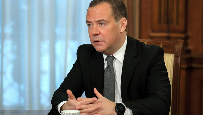 Медведев заявил, что Россия будет поставлять продовольствие только дружественным странам