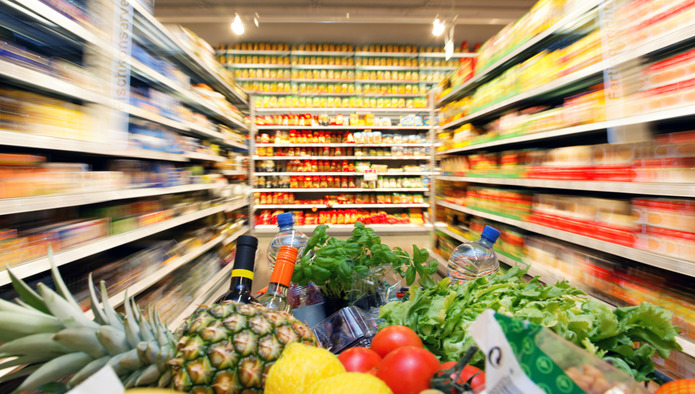 Производители просят Козака запретить торговым сетям перепродавать продукты